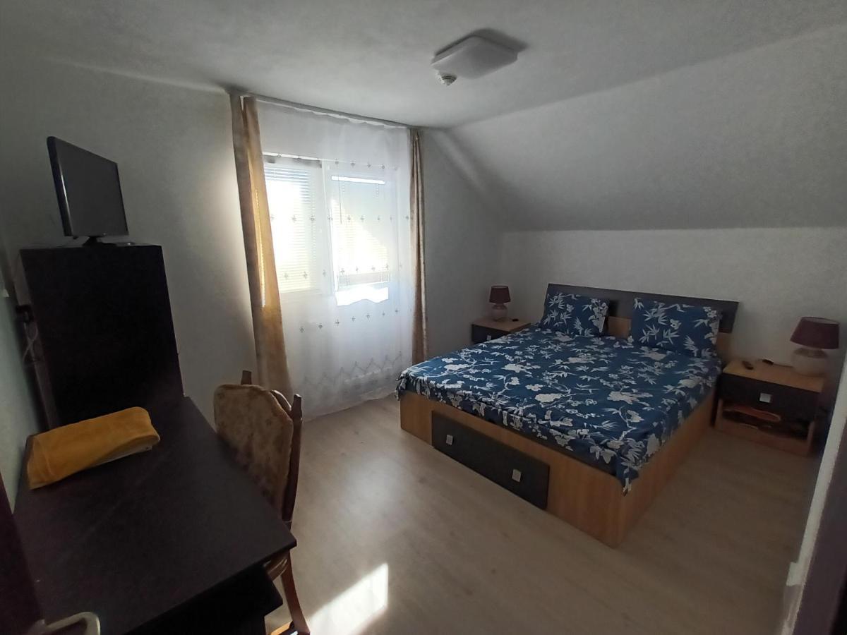 Cazare Adela Horezu Exterior foto